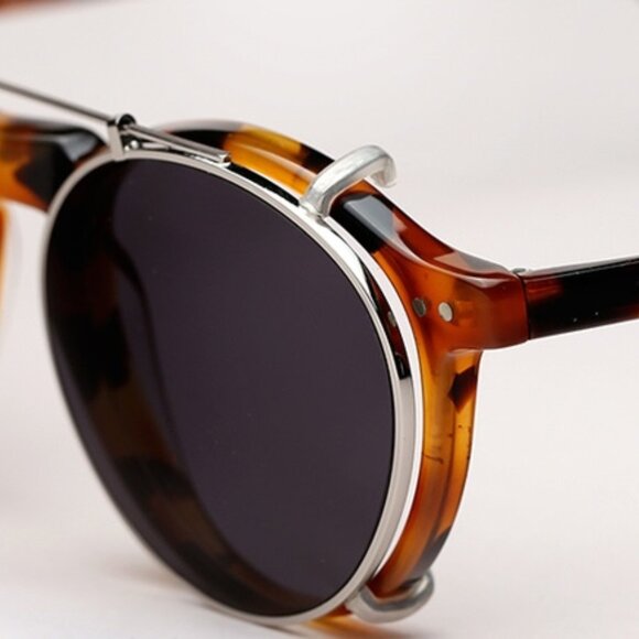 Illesteva Capri Clip-On Sunglasses - Picture 7 of 7